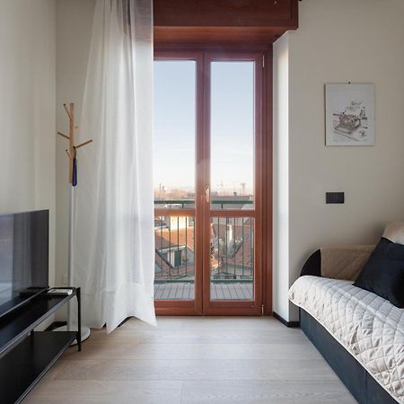 Milano Renovated Studio Apts Milão Exterior foto