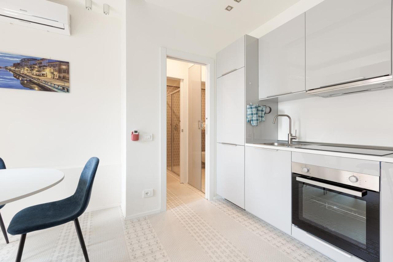 Milano Renovated Studio Apts Milão Exterior foto