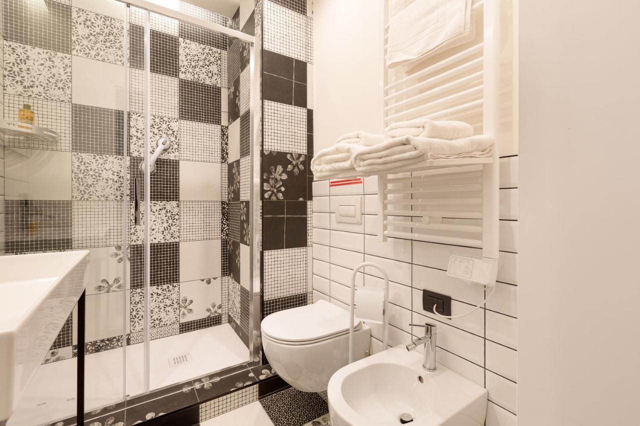 Milano Renovated Studio Apts Milão Exterior foto