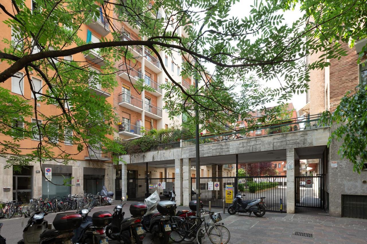 Milano Renovated Studio Apts Milão Exterior foto