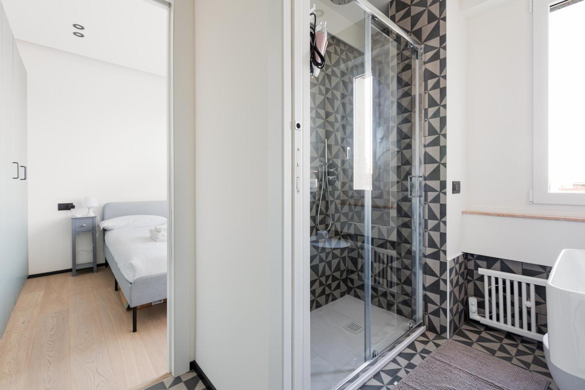 Milano Renovated Studio Apts Milão Exterior foto