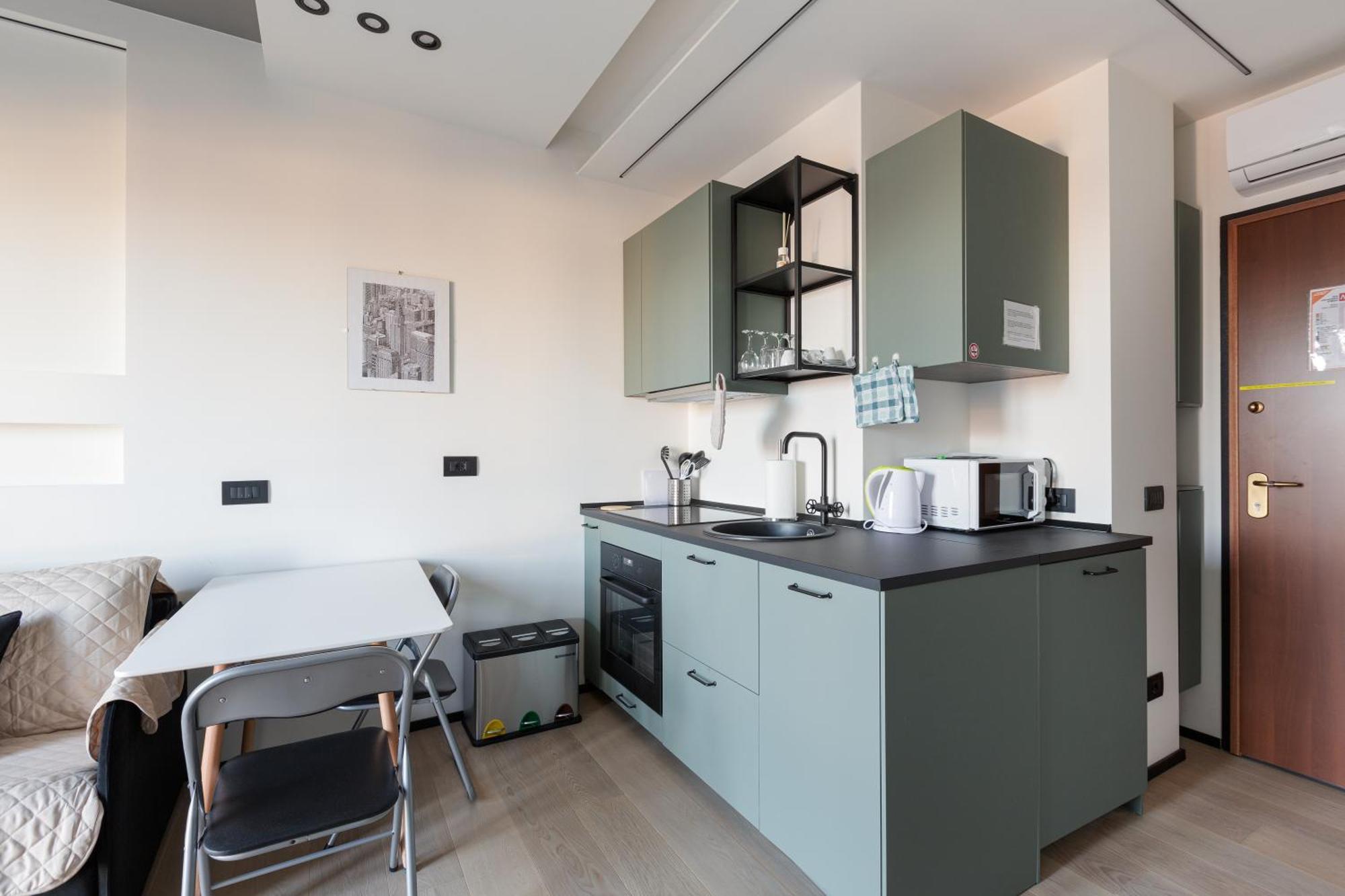 Milano Renovated Studio Apts Milão Exterior foto